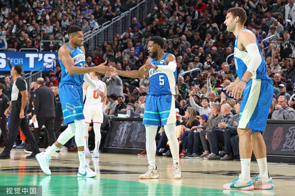 布克在比赛 布克在比赛