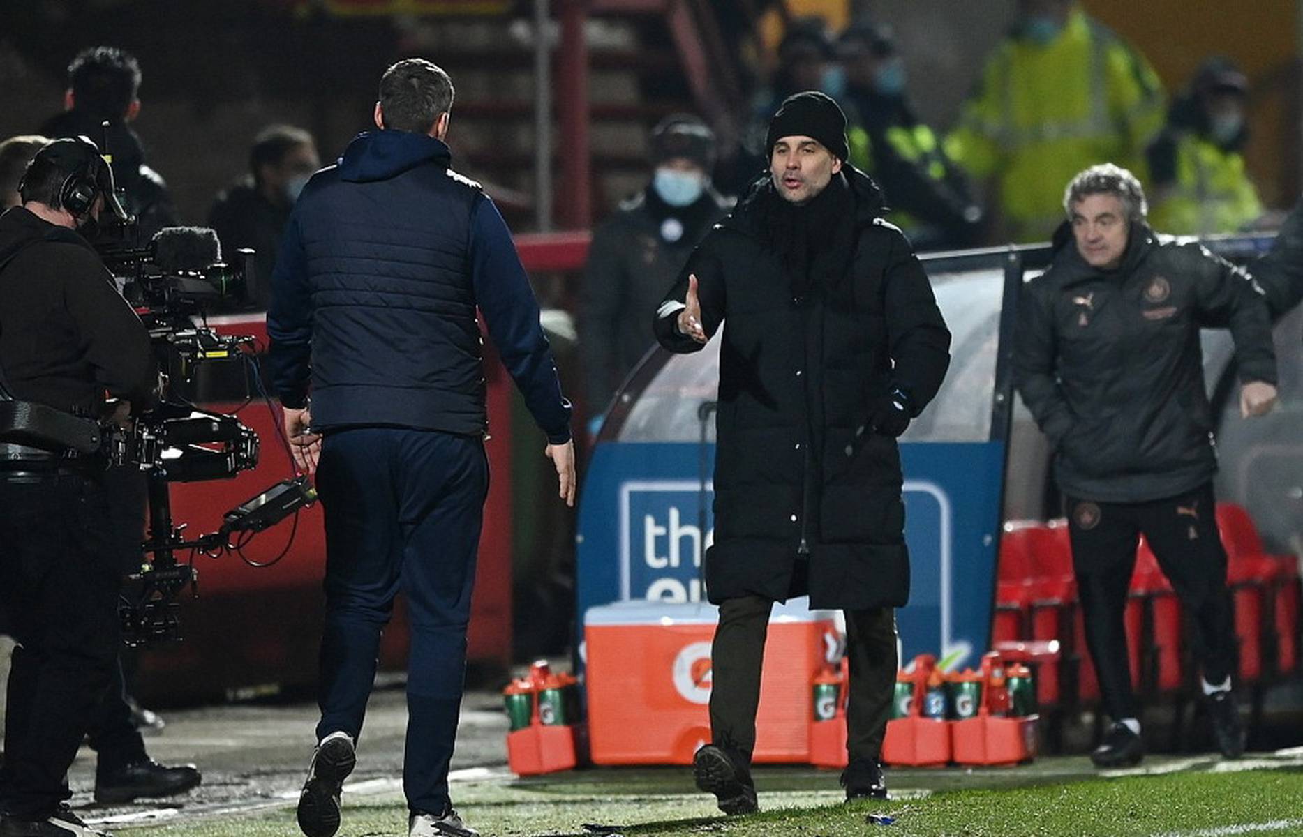 足球不仅仅 足球不仅仅